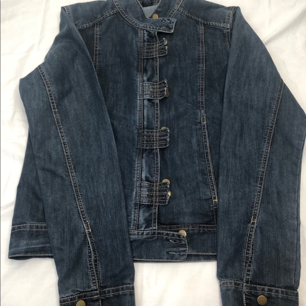 Reaction by Kennet Cole women Jean jacket size-M!!